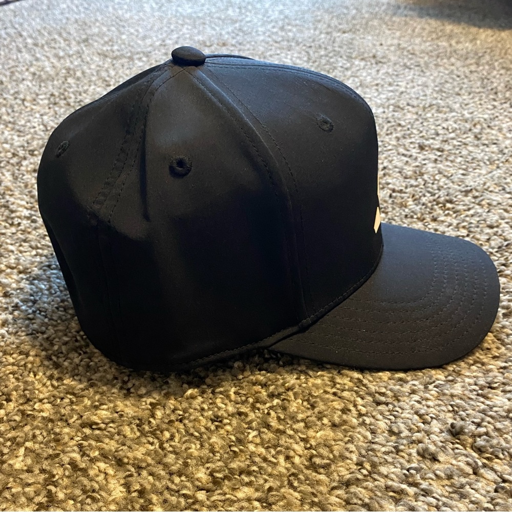 Adidas Mens Structured hat - Picture 3 of 3